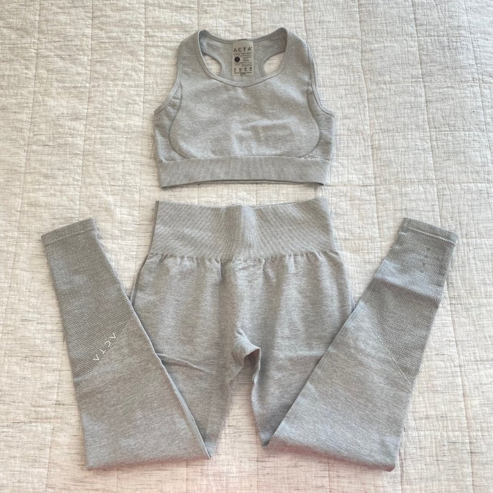 ACTA Seamless Sports Bra & Leggings - Small Grey